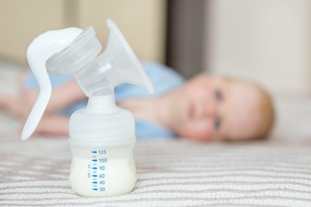 4 oz breast milk equals how much formula? Find Out!