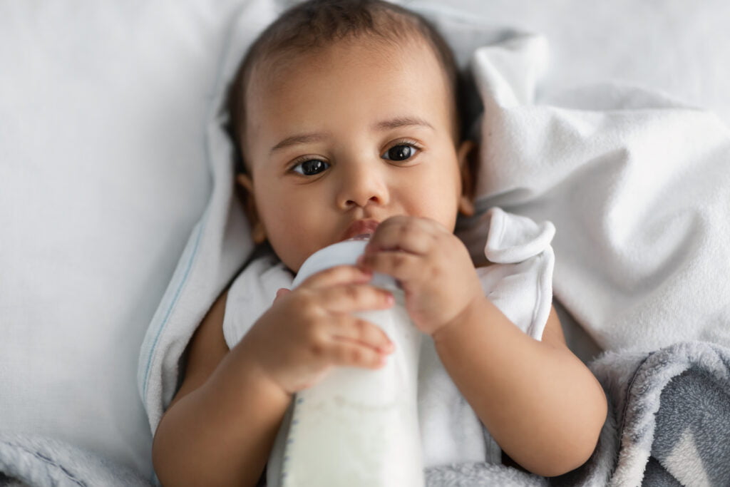 Baby Keeps Unlatching But Still Hungry? Expert Tips!